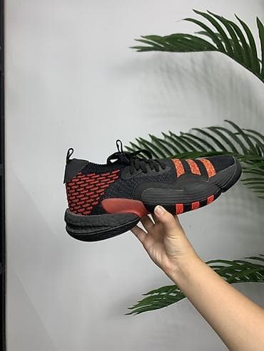 nike react: Кроссовки баскетбольные Adidas (серия с подошвой Lightstrike) - — 9