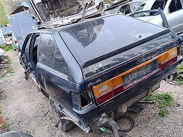 багажник делика: Комплект элементов интерьера для Audi 100 C3 (Typ 44) универсал/седан — 2