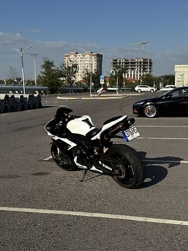 квест 3 шлем: Спортбайк Yamaha, 1000 куб. см, Бензин — 3