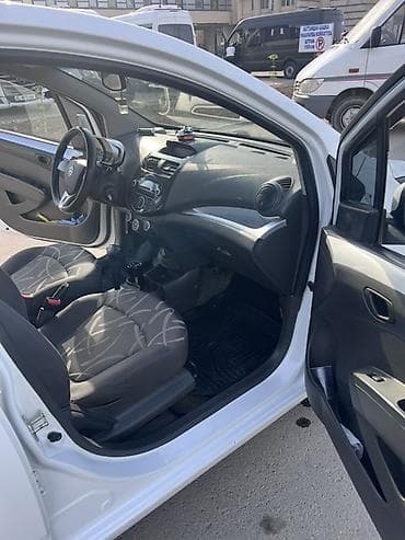 дви: Chevrolet Spark: 2014 г., 1 л, Автомат, Бензин, Хэтчбэк — 7