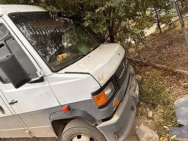 мерседес т 1: Грузовой фургон Mercedes-Benz (длинная база, высокое крытое кузовное — 2