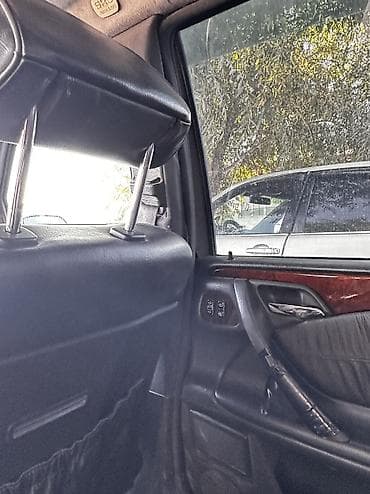Mercedes-Benz E-Class: 2001 г., 3.2 л, Автомат, Дизель, Седан — 1