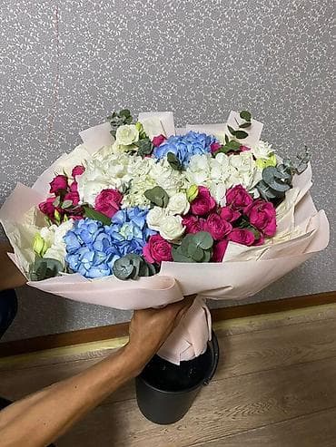 Үй жана бакча: Продаю большой букет цветы Вчера купила за 8000 отдам за 2000 — 2