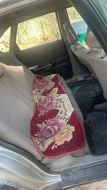 volkswagen multiven: Audi 80: 1987 г., 1.8 л, Механика, Бензин, Седан — 4