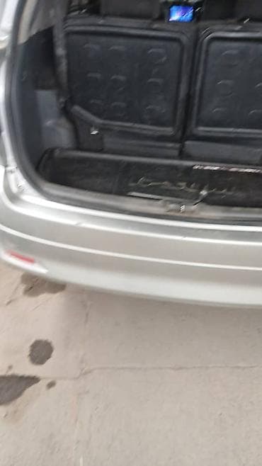 ipsum: Toyota Ipsum: 2002 г., Автомат, Бензин, Минивэн — 8