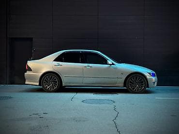 Lexus IS: 2004 г., 2 л, Автомат, Бензин, Седан