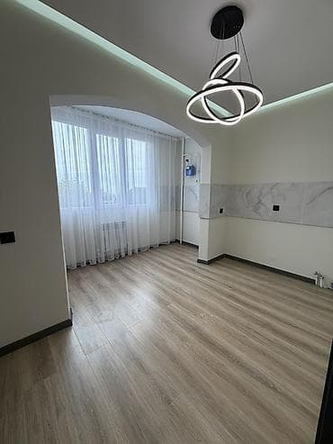 съемные квартиры: Продаётся 1-комнатная квартира, переделанная в 2-комнатную Площадь — 4