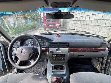 2107 2010: ГАЗ 31105 Volga: 2007 г., Механика, Бензин, Седан — 3