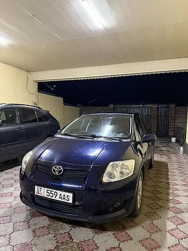 Унаа сатуу: Toyota Auris: 2009 г., 1.6 л, Кол менен иштөөчү, Бензин, Хетчбек — 2