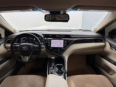 Продажа авто: Toyota Camry: 2019 г., 2.5 л, Вариатор, Гибрид, Седан — 2
