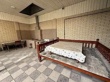 Кыймылсыз мүлк: На участке расположены 2 двухэтажных дома, благоустроенный двор с — 9