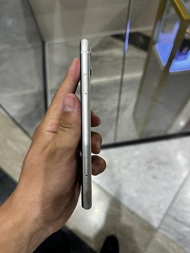 apple 13: IPhone 11, Б/у, 64 ГБ, Белый — 3