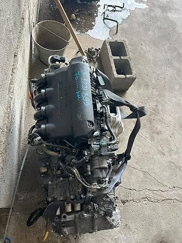 ход: Бензиновый мотор Honda 1.5 л — 1