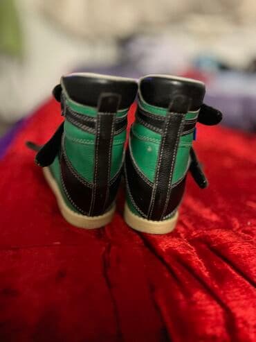 детская ортопедическая обувь: Ортопедическая обувь, носили всего 1 месяц, брали за 5800 сом, размер — 4
