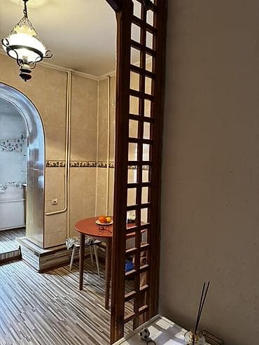 3 room: 1 комната, 35 м², Индивидуалка, 4 этаж, Старый ремонт — 1