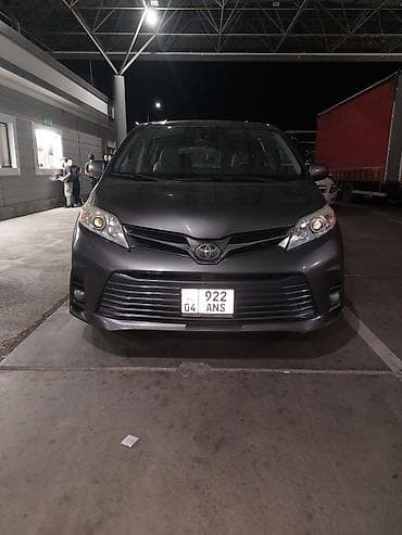 мото каракол: Toyota Sienna: 2018 г., Автомат, Бензин, Вэн/Минивэн — 1