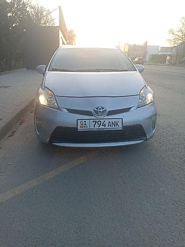 Продажа авто: Toyota Prius: 2013 г., Гибрид, Хэтчбэк — 4