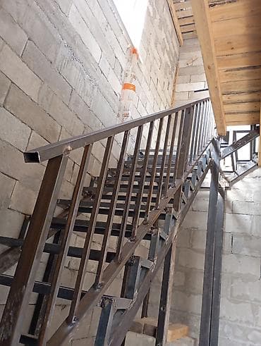 Оңдоп-түзөө жана курулуш: Темир тепкич Жеке менчик үй үчүн, Тепкичтин формасы: Көп марштуу — 2