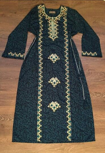 хиджаб для детей: Платья новые ( ткань плотная) два цвета: зелёный и красный. из ОАЭ! — 1