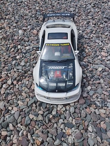 Спорт и отдых: Модель машины 1/12 NISSAN SILVIA 
NISSAN Motor c o.,L t D — 1