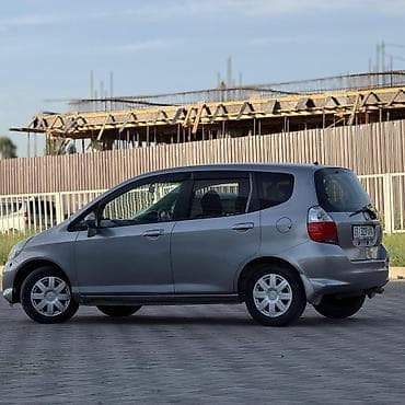 Продажа авто: Honda Fit: 2005 г., 1.3 л, Вариатор, Бензин, Хэтчбэк — 5