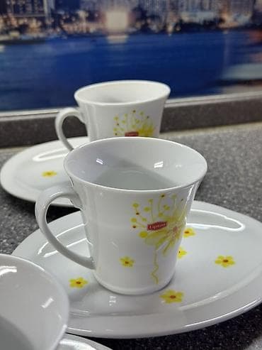 чайная церемония: Чайный набор Lipton с цветочным декором в отличном состоянии. - — 3