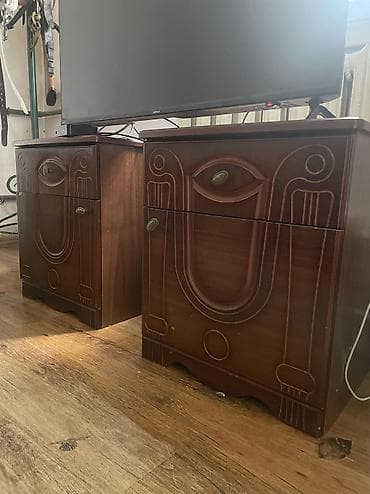 двуспальные деревянные кровати: Двуспальная кровать с высоким изголовьем из массива/шпона древесины — 3