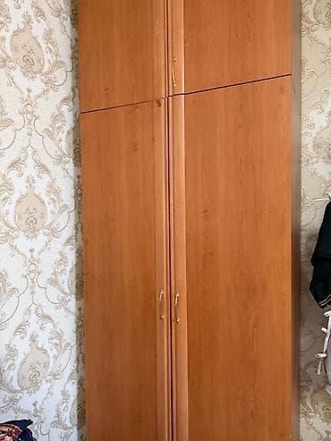 закройныйе столы: Продаётся мебельная стенка, привезённая из России. Качественная — 2