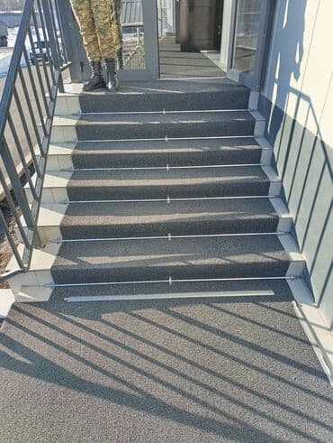 шкаф и комод с зеркалом: Искусственная трава и напольные покрытия в размеры 0.80см — 11