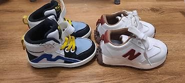 Кроссовки чёрные с утеплением. Белые новые. За обе пары 1000сом