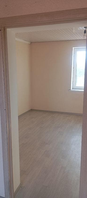 квартира балкчы: 25 м², 2 бөлмө, Брондолгон эшиктер, Унаа токтотуучу жай, Забор, тосулган — 5