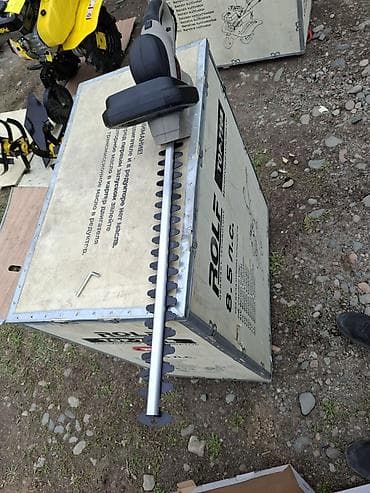 секатор: Электрический кусторез Ураган PROtech - Мощность: 900 Вт (указано на — 2