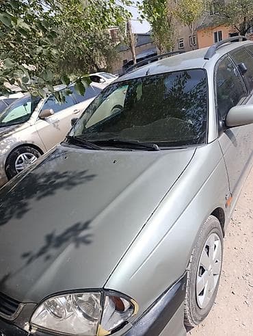 Toyota Avensis: 2002 г., 2 л, Механика, Дизель