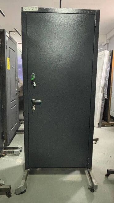 чорный металь: Входные двери: с металлическим покрытием с двух сторон (или — 2