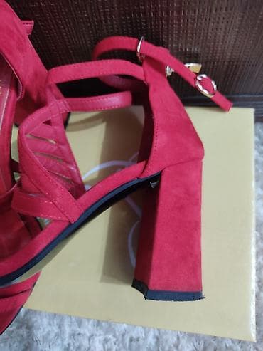 Личные вещи: Босоножки, 39, La Bottine Souriante, Б/у, цвет - Красный, Самовывоз, Платная доставка — 3