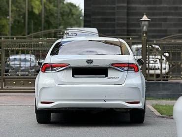 coroll: Toyota Corolla: 2021 г., 1.8 л, Автомат, Бензин, Седан — 6