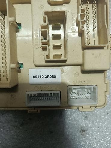 a pine: Блок предохранителей Hyundai Оригинал — 4