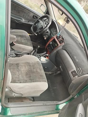 Унаа сатуу: Mazda 626: 1999 г., 2 л, Кол менен иштөөчү, Газ, Универсал — 5