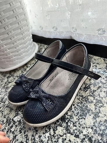 second hend: Туфелька с бантиком.
Очень легкая и удобная — 1