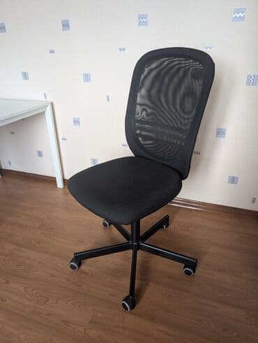купить игровое кресло: Продается рабочее кресло ФЛИНТАН икея Качество 10/10, металлическая — 1