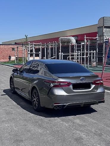 Унаа сатуу: Toyota Camry: 2022 г., 2.5 л, Вариатор, Гибрид, Седан — 2