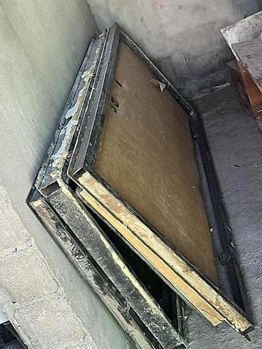 металлический ящик с крышкой: Двери для домов и квартир, Металлическая, цвет - Черный — 1