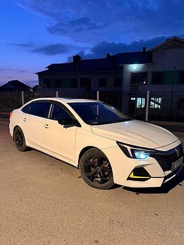 xpeng p7: Roewe i6 Max: 2021 г., Седан — 1