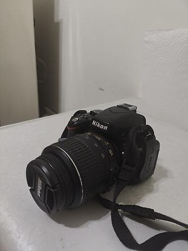 niko: Зеркальная камера Nikon с поворотным экраном и кит-объективом 18–55mm — 2
