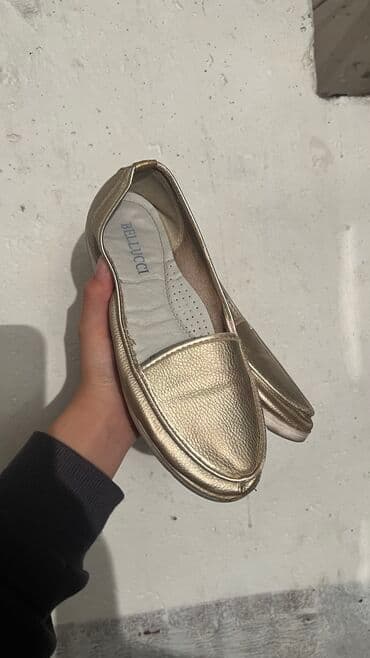 ecco 42: Продаю мокасины золотистый размер 37-300 сом; черный размер 38- 400 — 2