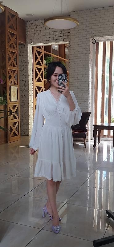 Платье в отличном состоянии 
размер 42-44 
Турция — 2