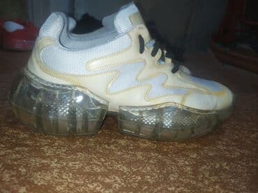 фирменная обувь из италии: 1. Кросовки 39 размер. (300 сом ) Со светоуловителями на каблуках — 3