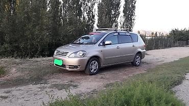 sonata 2012: Toyota Ipsum: 2001 г., 2.4 л, Автомат, Бензин, Минивэн — 1