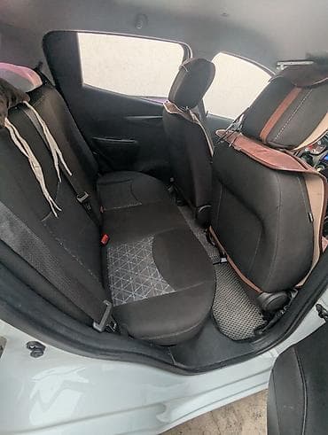 Chevrolet Spark: 2018 г., 1 л, Автомат, Бензин, Хэтчбэк — 9