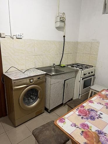 арендага мойка: Сдается простая меблированная комната с отдельной кухней. Планировка — 2